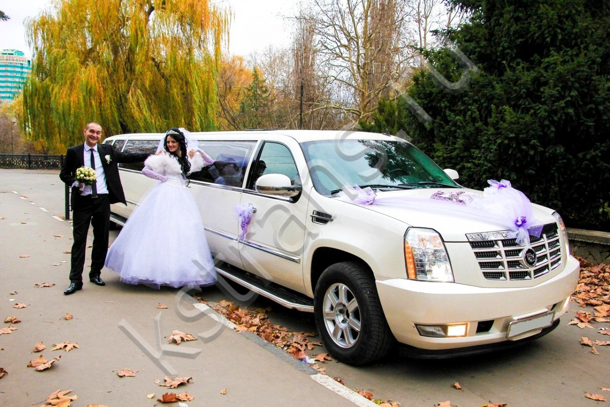 Лимузин на свадьбу Кадиллак на 15 мест